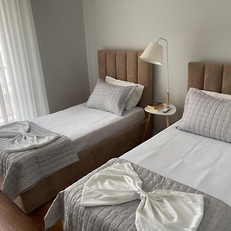 New Bazaar, Grand Apartment Tirana Extérieur photo